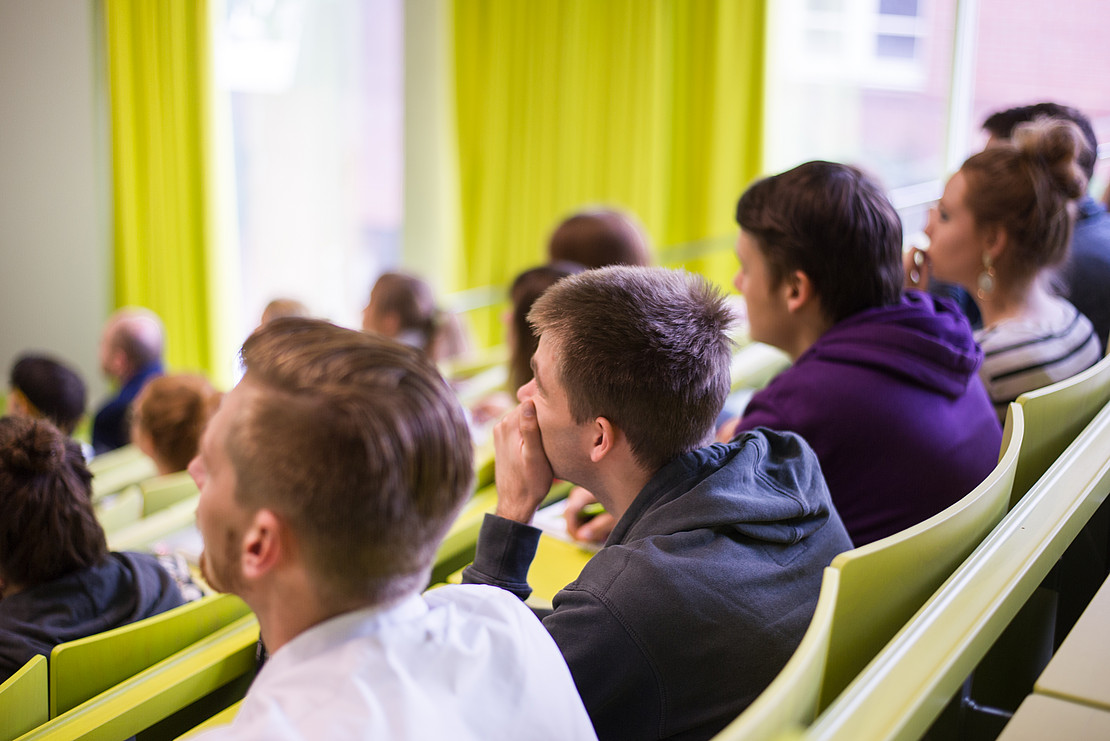 Blick in einen Hörsaal.