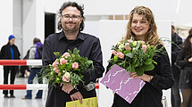 The photo shows Maximilian Graf and Lea Rist, who are delighted with the award