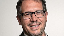 Das Foto zeigt Prof. Dr. Christoph Flückiger 