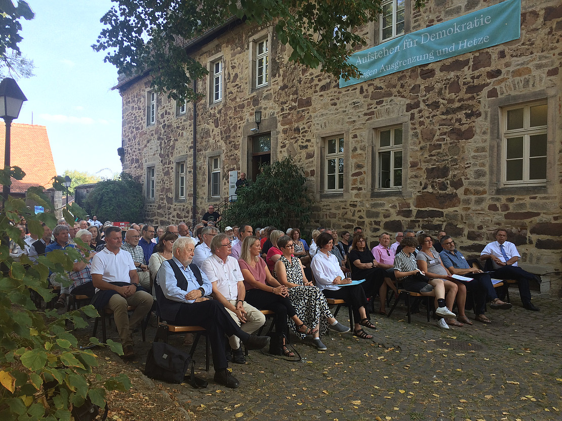 Visitors to the ceremony. 