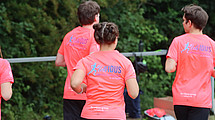 Läuferinnen und Läufer von hinten beim adh-Hochschullauf 2024.